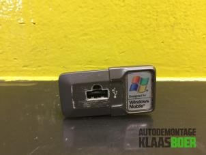 Gebruikte AUX/USB aansluiting Fiat 500 (312) 1.2 69 Prijs € 20,00 Margeregeling aangeboden door Autodemontage Klaas Boer