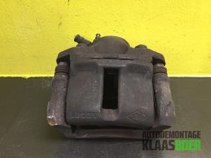 Gebruikte Remklauw (Tang) rechts-voor Dacia Sandero I (BS) 1.2 16V Prijs € 25,00 Margeregeling aangeboden door Autodemontage Klaas Boer