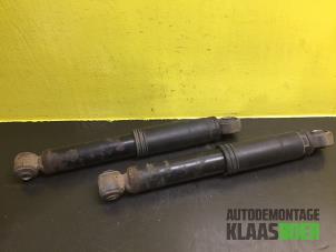 Gebruikte Schokdemper set Fiat 500 (312) 1.2 Prijs € 45,00 Margeregeling aangeboden door Autodemontage Klaas Boer