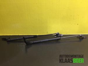 Gebruikte Set Gasdempers Achterklep BMW 1 serie (E87/87N) 118d 16V Prijs € 15,00 Margeregeling aangeboden door Autodemontage Klaas Boer