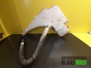 Gebruikte Ruitensproeiertank voor BMW 1 serie (E87/87N) 118d 16V Prijs € 20,00 Margeregeling aangeboden door Autodemontage Klaas Boer