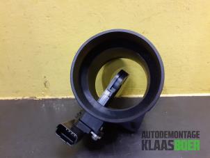 Gebruikte Luchthoeveelheidsmeter Peugeot 508 (8D) 2.0 Hybrid4 16V Prijs € 40,00 Margeregeling aangeboden door Autodemontage Klaas Boer