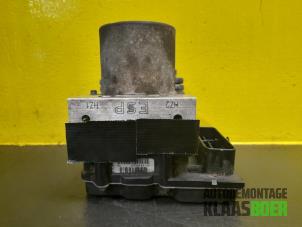 Gebruikte ABS Pomp Audi A4 Quattro (B7) 3.0 TDI V6 24V Prijs € 65,00 Margeregeling aangeboden door Autodemontage Klaas Boer