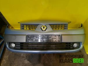 Gebruikte Voorbumper Renault Scénic II (JM) 2.0 16V Prijs € 75,00 Margeregeling aangeboden door Autodemontage Klaas Boer