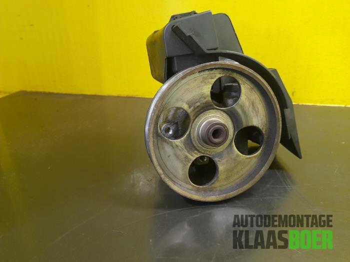 Gebruikte Oliepomp Peugeot 206 (2A/C/H/J/S) 1.4 XR,XS,XT,Gentry Prijs € 40,00 Margeregeling aangeboden door Autodemontage Klaas Boer
