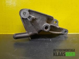 Gebruikte Motorsteun Opel Astra J Sports Tourer (PD8/PE8/PF8) 1.4 16V ecoFLEX Prijs € 25,00 Margeregeling aangeboden door Autodemontage Klaas Boer