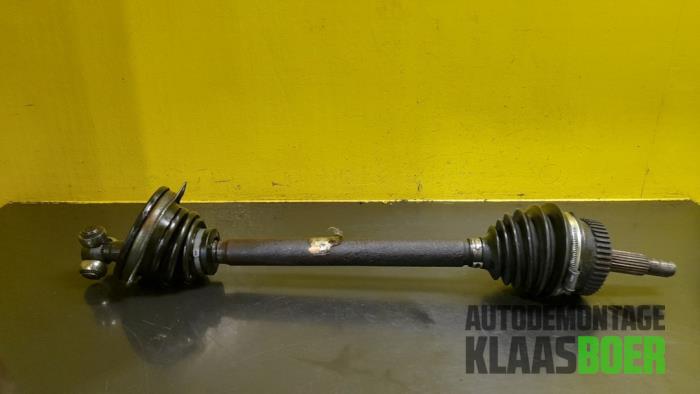 Gebruikte Aandrijfas links-voor Renault Scénic I (JA) 2.0 16V RX4 Prijs € 50,00 Margeregeling aangeboden door Autodemontage Klaas Boer