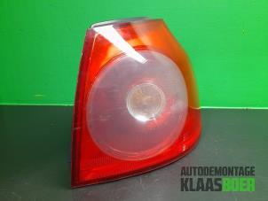 Gebruikte Achterlicht rechts Volkswagen Golf V (1K1) 1.6 FSI 16V Prijs € 27,50 Margeregeling aangeboden door Autodemontage Klaas Boer