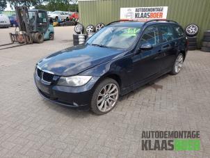 Gebruikte Scherm links-voor BMW 3 serie Touring (E91) 318i 16V Prijs € 75,00 Margeregeling aangeboden door Autodemontage Klaas Boer