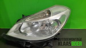 Gebruikte Koplamp links Renault Clio II (BB/CB) 1.2 Prijs € 40,00 Margeregeling aangeboden door Autodemontage Klaas Boer