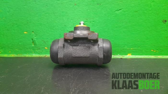 Gebruikte Wielremcilinder Peugeot 206 (2A/C/H/J/S) 1.4 XR,XS,XT,Gentry Prijs € 35,00 Margeregeling aangeboden door Autodemontage Klaas Boer