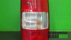 Gebruikte Achterlicht rechts Volkswagen Caddy III (2KA,2KH,2CA,2CH) 2.0 SDI Prijs € 30,00 Margeregeling aangeboden door Autodemontage Klaas Boer