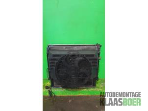 Gebruikte Radiateur Landrover Range Rover III (LM) 4.4 V8 32V Prijs € 175,00 Margeregeling aangeboden door Autodemontage Klaas Boer