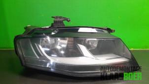 Gebruikte Koplamp rechts Audi A4 Avant (B8) 1.8 TFSI 16V Prijs € 175,00 Margeregeling aangeboden door Autodemontage Klaas Boer