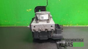 Gebruikte ABS Pomp Peugeot 308 SW (L4/L9/LC/LJ/LR) 1.6 BlueHDi 120 Prijs € 75,00 Margeregeling aangeboden door Autodemontage Klaas Boer