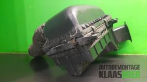 Gebruikte Luchtfilterhuis Dodge Ram 3500 Standard Cab (DR/DH/D1/DC/DM) 5.7 V8 Hemi 1500 4x2 Prijs € 100,00 Margeregeling aangeboden door Autodemontage Klaas Boer