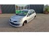Motorkap van een Renault Clio III Estate/Grandtour (KR), 2007 / 2014 1.6 16V, Combi/o, Benzine, 1.598cc, 82kW (111pk), FWD, K4M800; K4M801, 2007-11 / 2012-12, KR1B; KRCB 2008