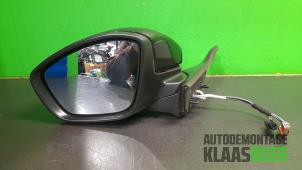Gebruikte Spiegel Buiten links Peugeot 2008 (CU) 1.2 Vti 12V PureTech 82 Prijs € 50,00 Margeregeling aangeboden door Autodemontage Klaas Boer