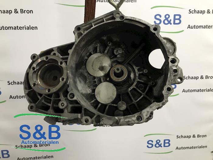 Versnellingsbak van een Volkswagen Eos (1F7/F8) 2.0 TDI DPF 2007