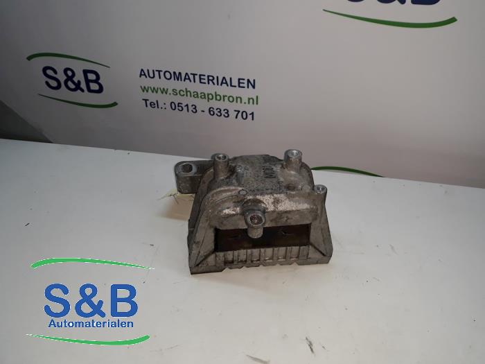 Gebruikte Motorrubber Volkswagen Passat (362) 2.0 TDI 16V 140 Prijs € 40,00 Margeregeling aangeboden door Schaap & Bron