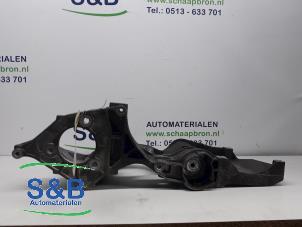 Gebruikte Steun dieselpomp Volkswagen Polo IV (9N1/2/3) 1.9 SDI Prijs € 50,00 Margeregeling aangeboden door Schaap & Bron