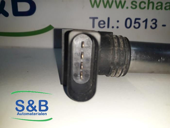 Bobine van een Volkswagen Polo IV (9N1/2/3) 1.2 2002