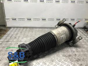 Gebruikte Achterpoot links Volkswagen Touareg (7LA/7L6) 3.0 TDI V6 24V Prijs € 200,00 Margeregeling aangeboden door Schaap & Bron