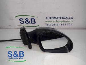 Gebruikte Spiegel Buiten rechts Seat Cordoba (6L2) 1.4 16V Prijs € 25,00 Margeregeling aangeboden door Schaap & Bron