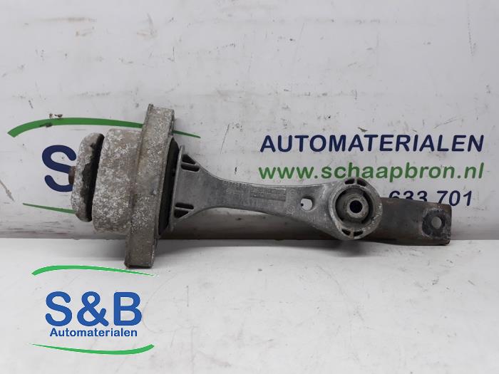 Gebruikte Motorrubber Volkswagen Bora (1J2) 1.4 16V Prijs € 40,00 Margeregeling aangeboden door Schaap & Bron