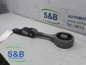 Gebruikte Versnellingsbak Steun Volkswagen Polo V (6R) 1.4 16V Prijs € 20,00 Margeregeling aangeboden door Schaap & Bron