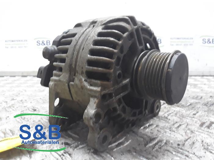 Gebruikte Dynamo Volkswagen Bora (1J2) 1.9 TDI 100 Prijs € 70,00 Margeregeling aangeboden door Schaap & Bron