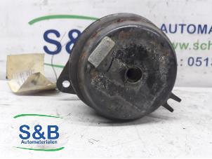 Gebruikte Motorsteun Seat Cordoba (6C2/6K2) 1.4i CLX,SE,Latino Prijs € 10,00 Margeregeling aangeboden door Schaap & Bron