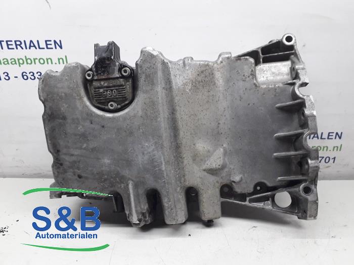 Carterpan van een Audi A4 (B7) 2.0 TDI 16V 2005