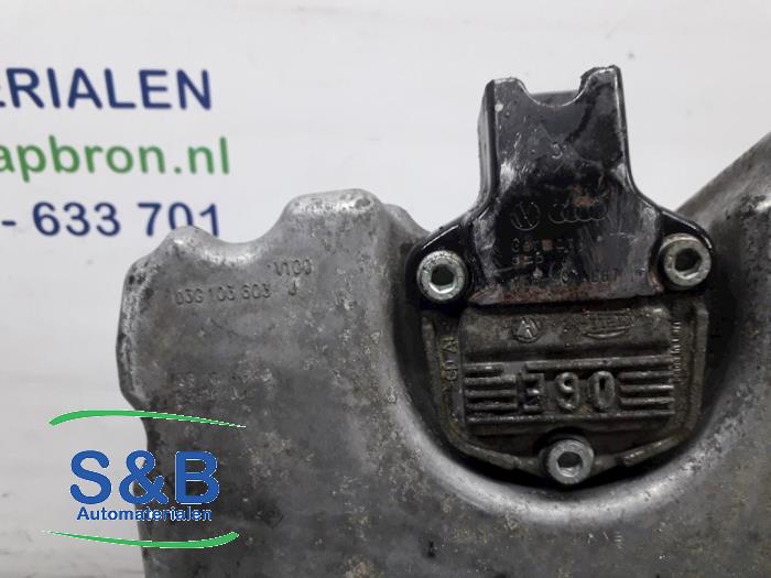 Carterpan van een Audi A4 (B7) 2.0 TDI 16V 2005