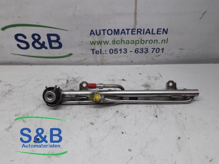 Gebruikte Injector brug Audi A4 (B7) 2.0 20V Prijs € 20,00 Margeregeling aangeboden door Schaap & Bron