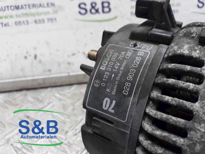 Dynamo van een Volkswagen Polo III (6N1) 1.9 SDI 1999