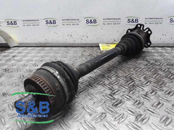 Gebruikte Aandrijfas links-voor Audi A6 Avant (C5) 2.0 20V Prijs € 125,00 Margeregeling aangeboden door Schaap & Bron