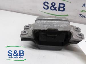 Gebruikte Versnellingsbak Steun Volkswagen Passat Prijs € 25,00 Margeregeling aangeboden door Schaap & Bron