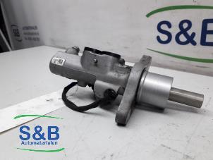 Gebruikte Hoofdremcilinder Volkswagen Caddy III (2KA,2KH,2CA,2CH) 1.6 TDI 16V Prijs € 30,00 Margeregeling aangeboden door Schaap & Bron