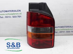 Gebruikte Achterlicht links Volkswagen Transporter T5 2.5 TDi 4Motion Prijs € 30,00 Margeregeling aangeboden door Schaap & Bron
