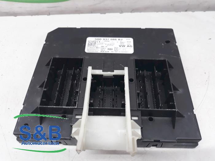 Boordcomputer van een Volkswagen Touran (5T1) 2.0 TDI 150 2018