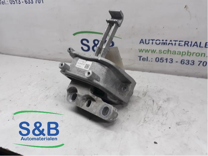 Gebruikte Motorsteun Volkswagen Touran (5T1) 2.0 TDI 110 Prijs € 50,00 Margeregeling aangeboden door Schaap & Bron