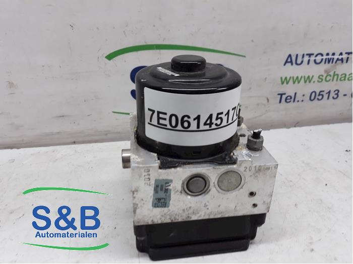 Gebruikte ABS Pomp Volkswagen Transporter T5 2.0 TDI BlueMotion Prijs € 124,99 Margeregeling aangeboden door Schaap & Bron
