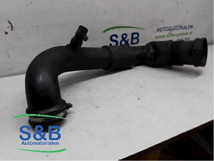 Gebruikte Intercooler Buis Volkswagen Crafter 2.5 TDI 30/32/35 Prijs € 30,00 Margeregeling aangeboden door Schaap & Bron