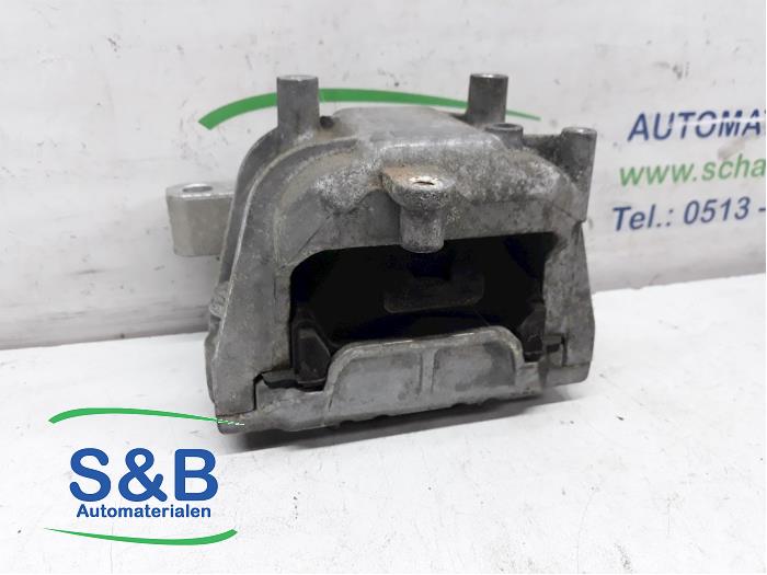 Gebruikte Motorrubber Volkswagen Golf VI (5K1) 1.6 TDI 16V Prijs € 30,00 Margeregeling aangeboden door Schaap & Bron