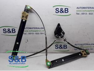 Gebruikte Raammechaniek 4Deurs links-voor Audi Q3 (8UB/8UG) 2.0 TDI 16V 140 Prijs € 40,00 Margeregeling aangeboden door Schaap & Bron