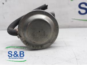 Gebruikte EGR Klep Volkswagen Passat 4Motion (3B3) 2.8 V6 30V Prijs € 25,00 Margeregeling aangeboden door Schaap & Bron
