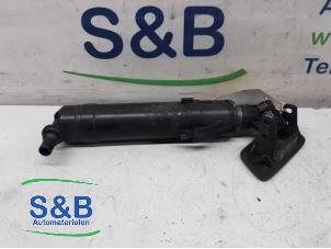 Gebruikte Koplamp Sproeier Volkswagen Passat Variant (365) 1.6 TDI 16V Bluemotion Prijs € 25,00 Margeregeling aangeboden door Schaap & Bron