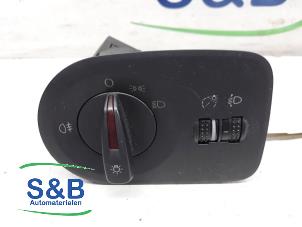 Gebruikte Licht Schakelaar Seat Ibiza IV (6J5) 1.2 12V Prijs € 45,00 Margeregeling aangeboden door Schaap & Bron