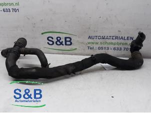 Gebruikte Radiateurslang Audi Q3 (8UB/8UG) 2.0 TDI 16V 140 Prijs € 20,00 Margeregeling aangeboden door Schaap & Bron